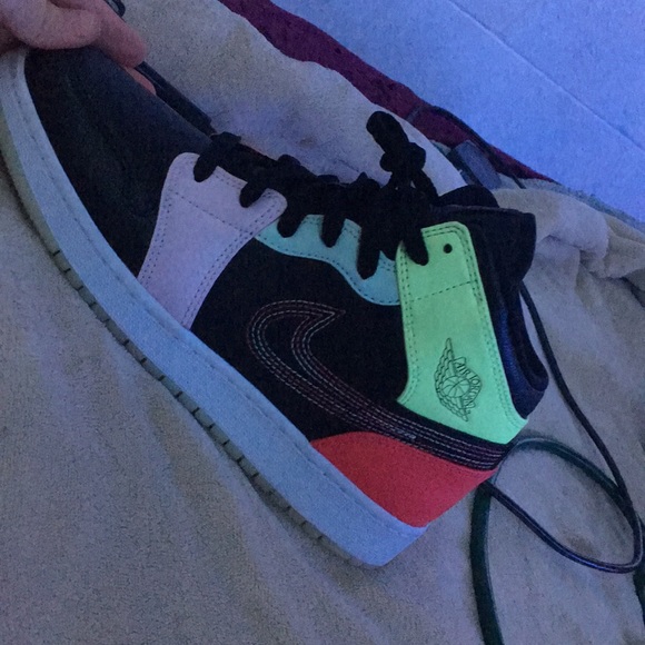 Air Jordan - Picture 2 of 4